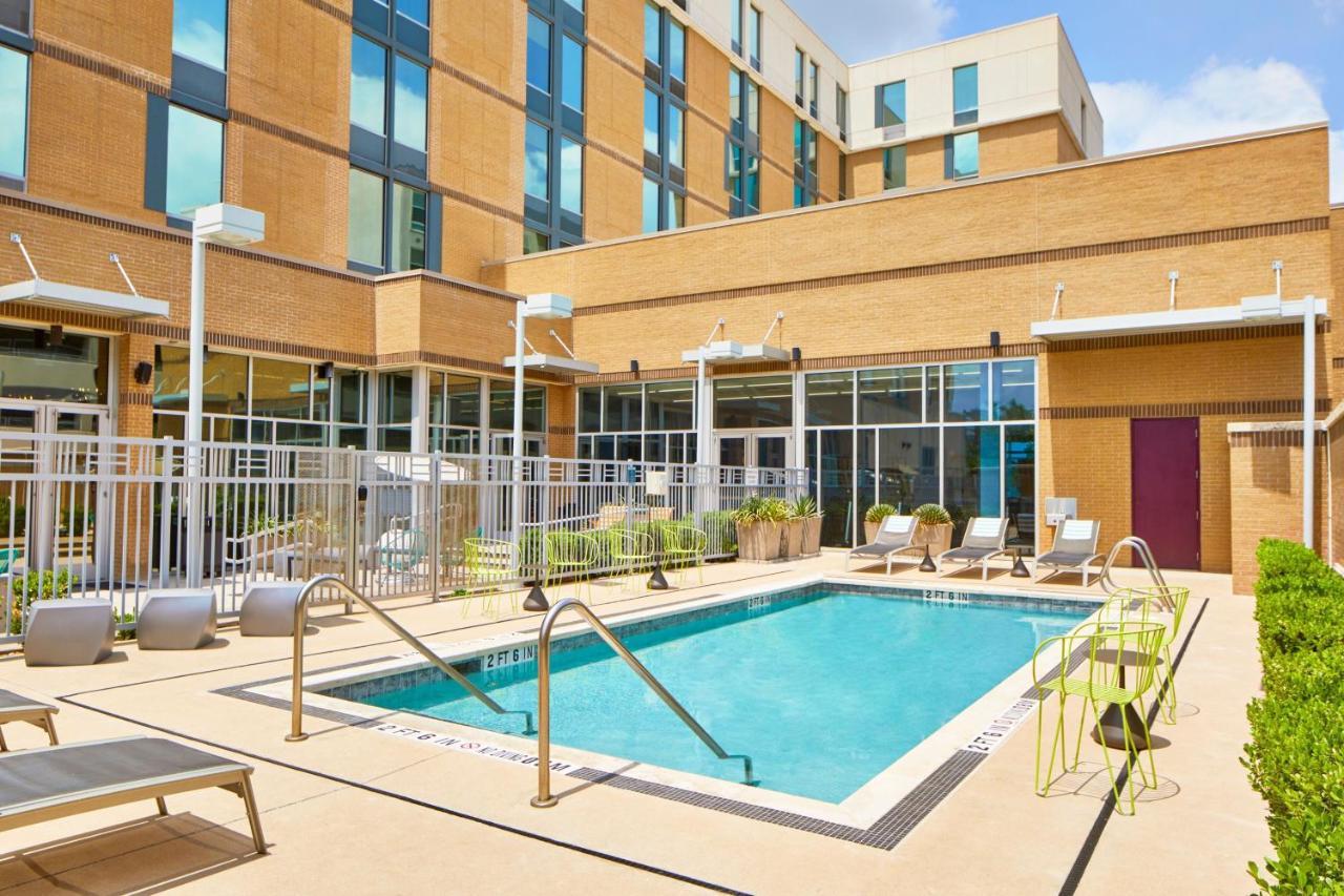 Aloft Austin At The Domain Hotel Exterior photo